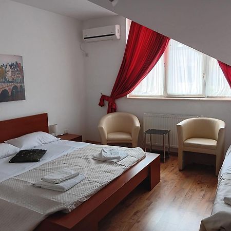 Hotel Veneto Timişoara Buitenkant foto