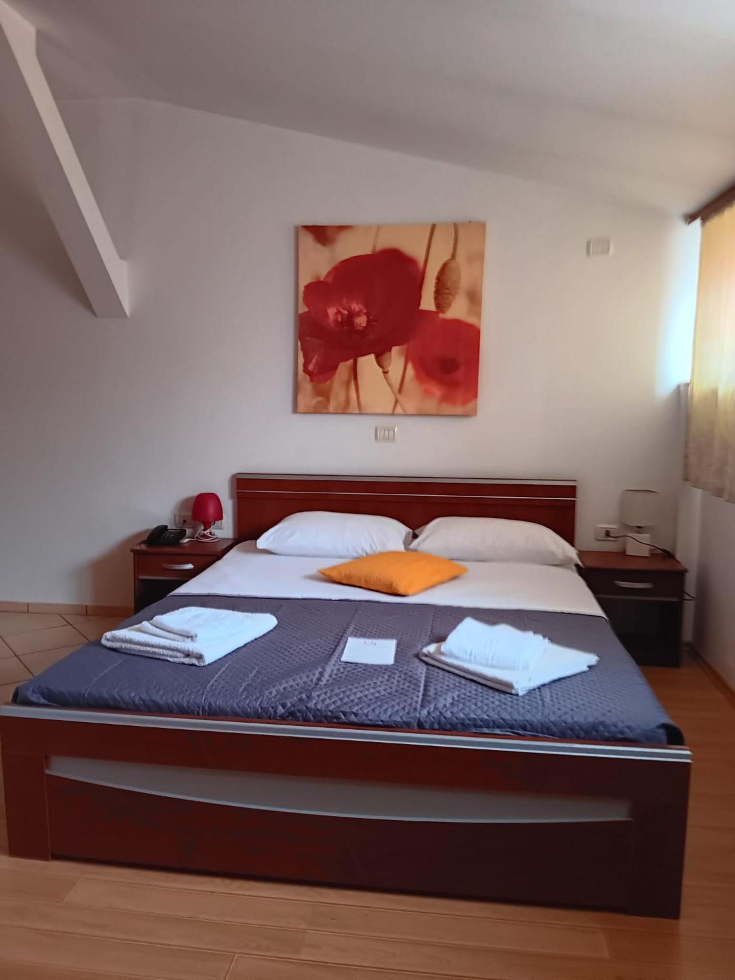 Hotel Veneto Timişoara Buitenkant foto