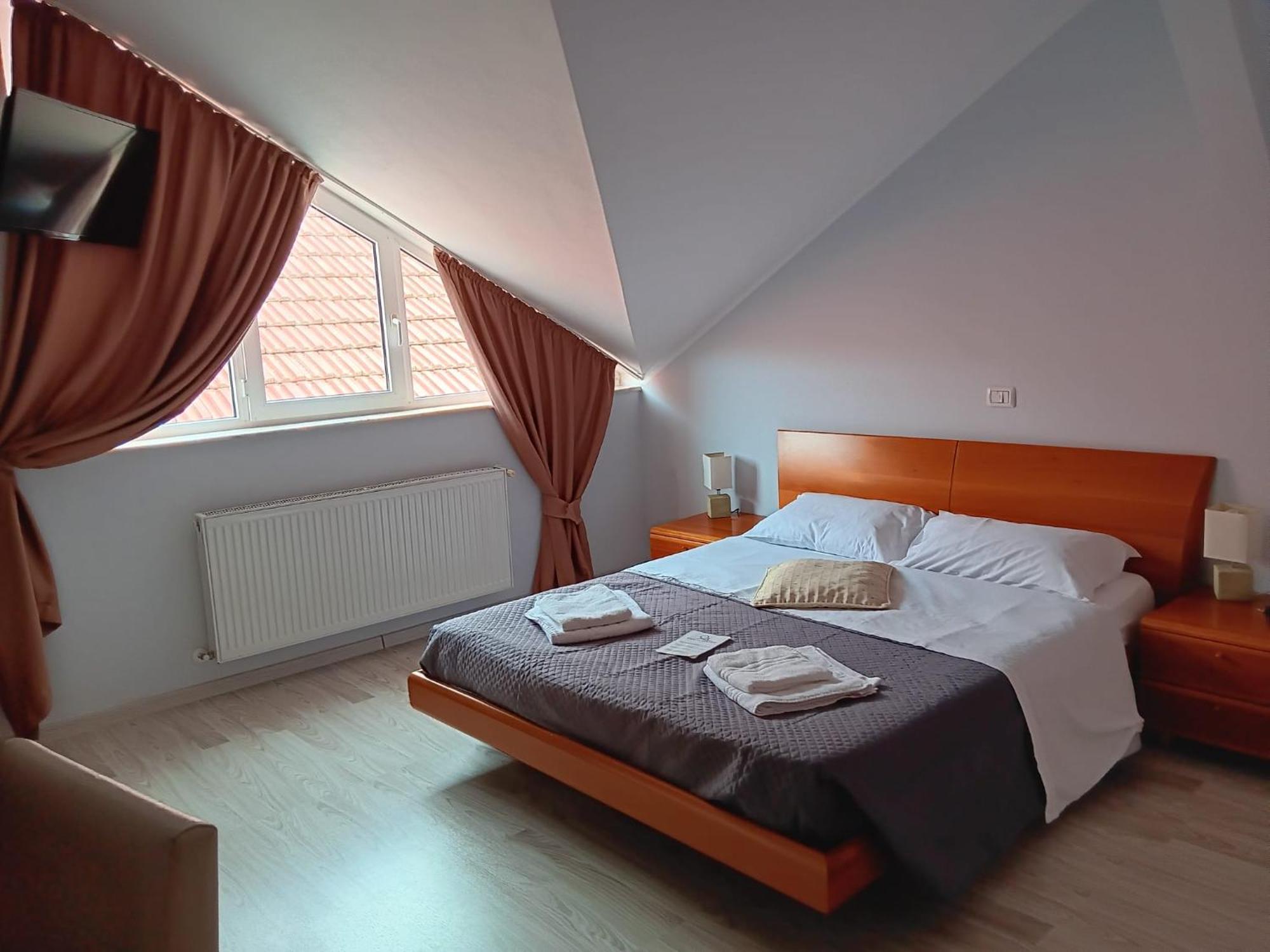 Hotel Veneto Timişoara Buitenkant foto