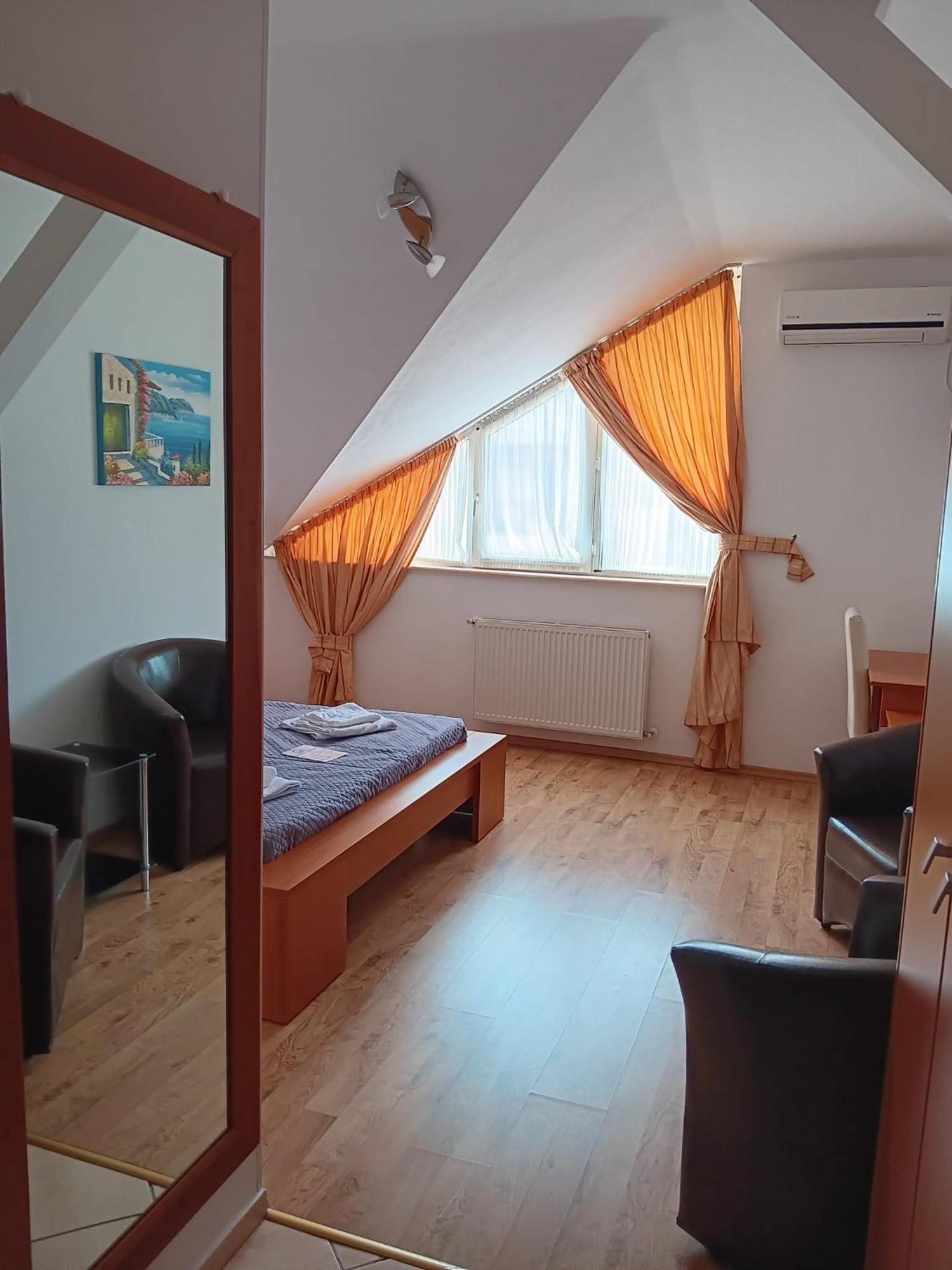 Hotel Veneto Timişoara Buitenkant foto