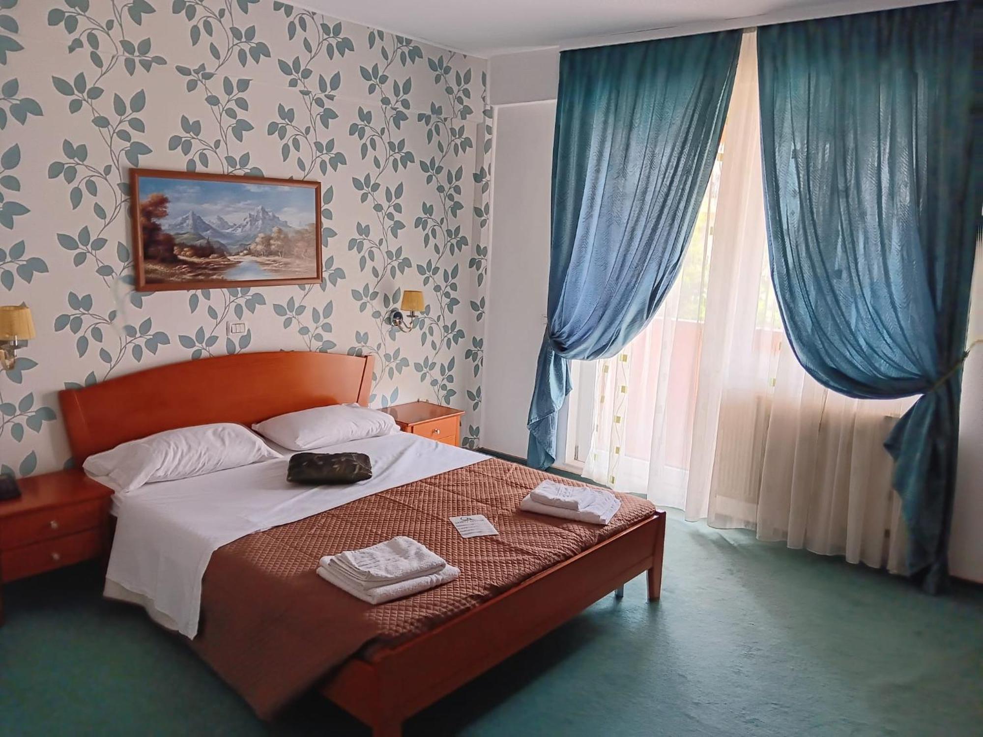 Hotel Veneto Timişoara Buitenkant foto