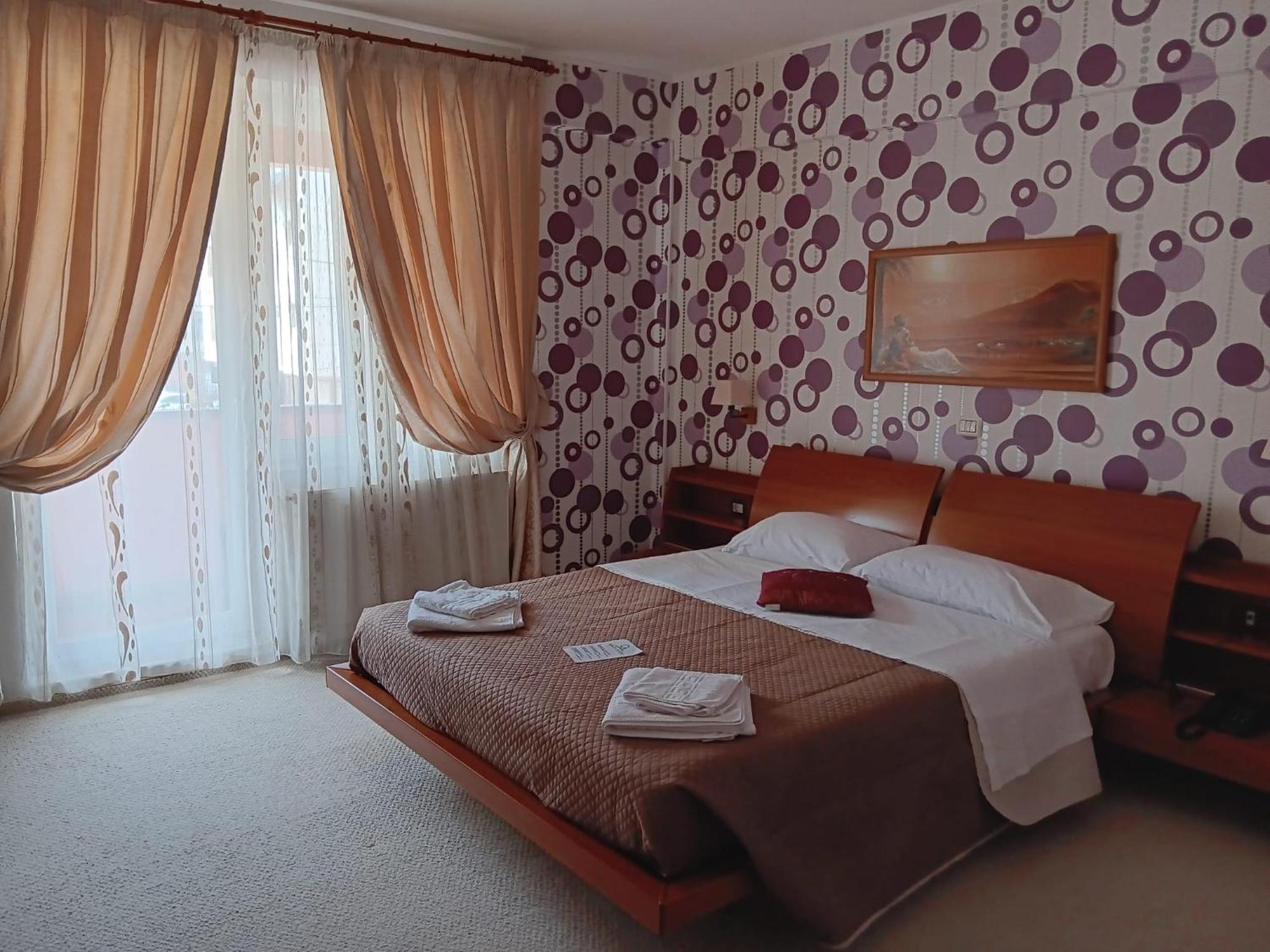 Hotel Veneto Timişoara Buitenkant foto
