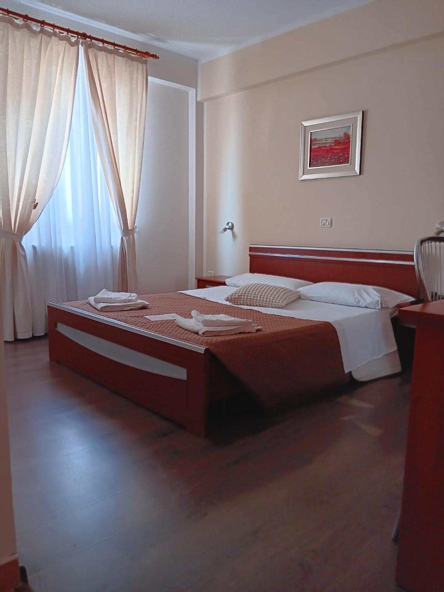 Hotel Veneto Timişoara Buitenkant foto